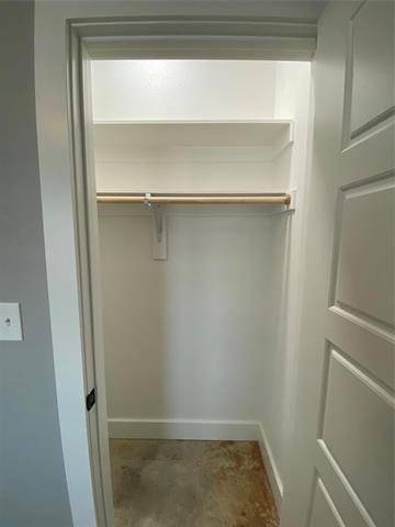 Building Photo - 1004 W Hanna St