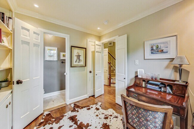 Building Photo - COMING SOON - Stunning 4 bed + 2 full & 2 1/2 bath Classic in NW DC