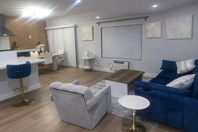 Building Photo - 9568 Carroll Canyon Rd