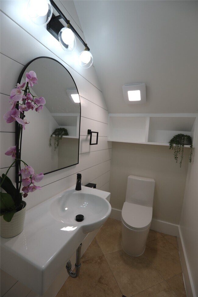 Building Photo - 1608 Patterson St