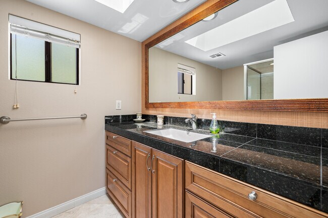 Building Photo - 70520 Gardenia Ct