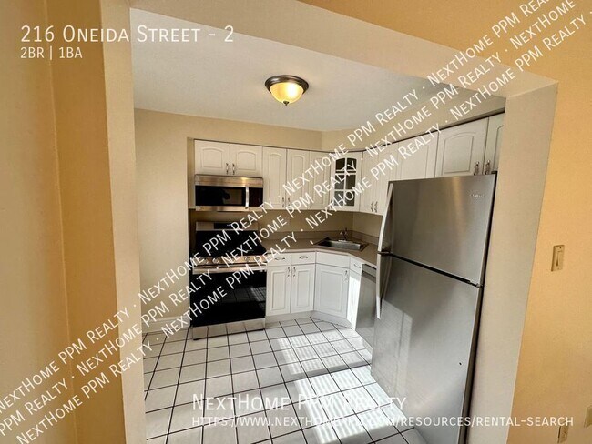 Building Photo - 216 Oneida St