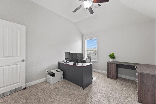 Building Photo - 9618 Invergarry Way
