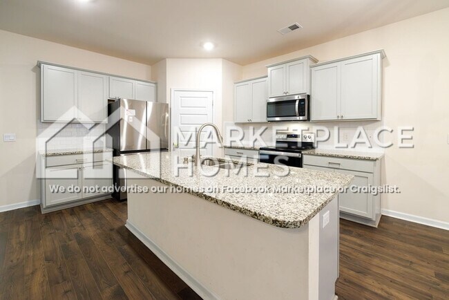 Building Photo - 559 Post Oak Ln