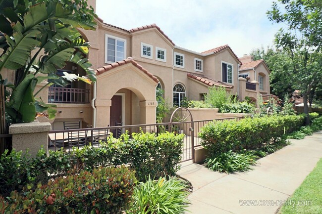 Building Photo - 2-Bed, 2-Bath Condo in Gated Community wit...