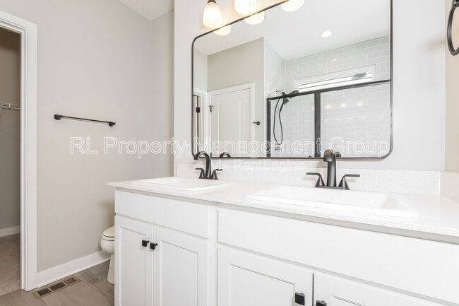 Building Photo - 6255 Callisburg Dr