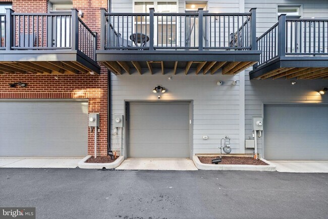 Building Photo - 11258 Faraday Park Dr.