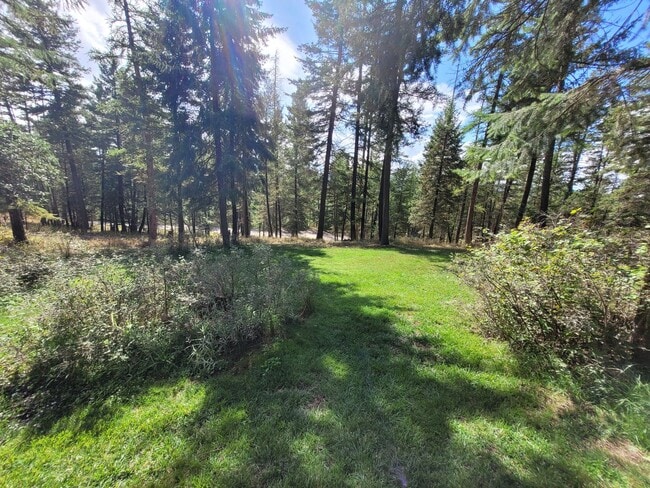 Building Photo - Wonderful Unfurnished 3 Bed 3 Bath Home ou...