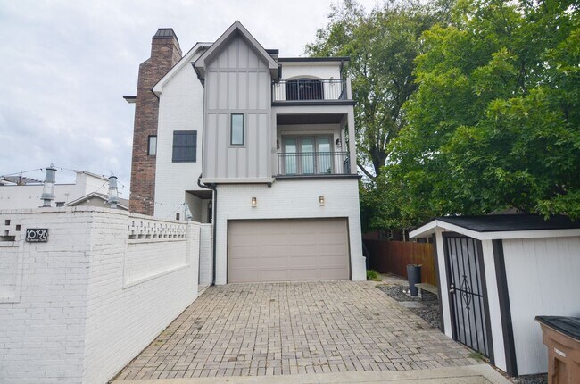 Primary Photo - 1619 7th Ave N