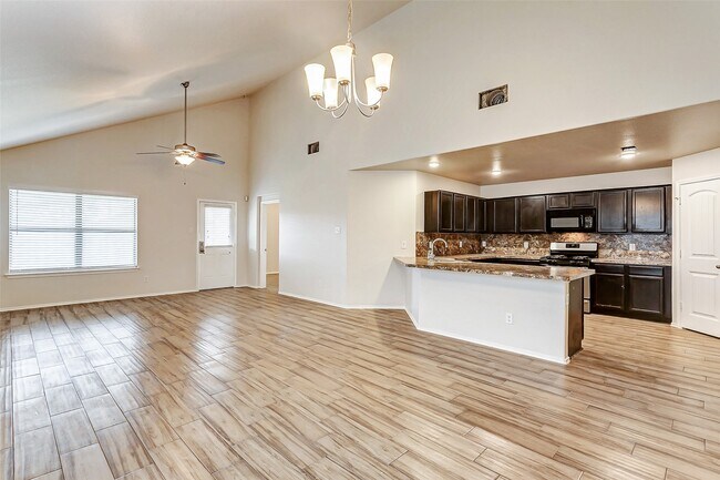 Building Photo - 1355 Lariat Rdg Trl