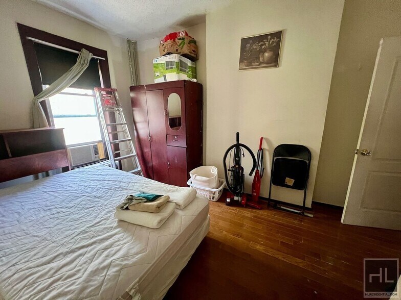 Building Photo - HART STREET