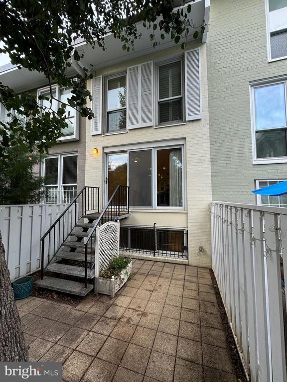 Building Photo - 241 G St SW