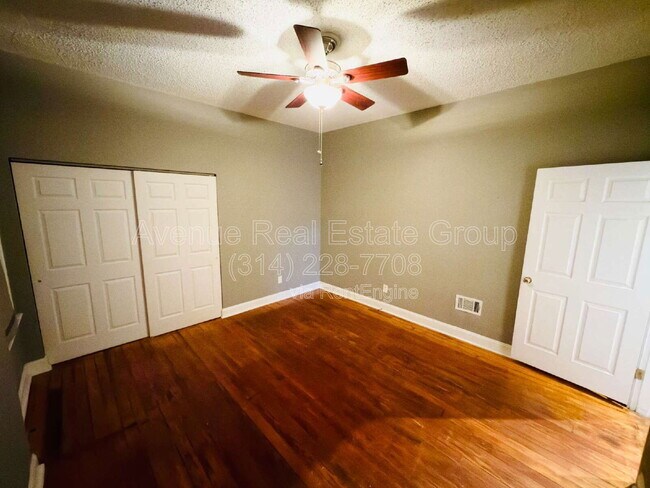 Building Photo - 1855 Russell Blvd