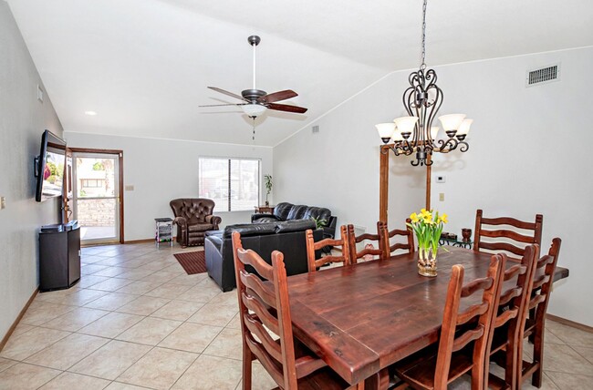 Building Photo - Spacious 2-Bedroom Home with Room to Roam ...
