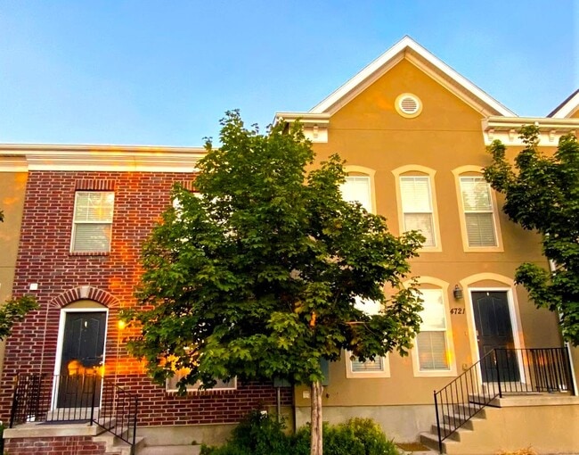 Building Photo - 4721 S Falkirk Dr