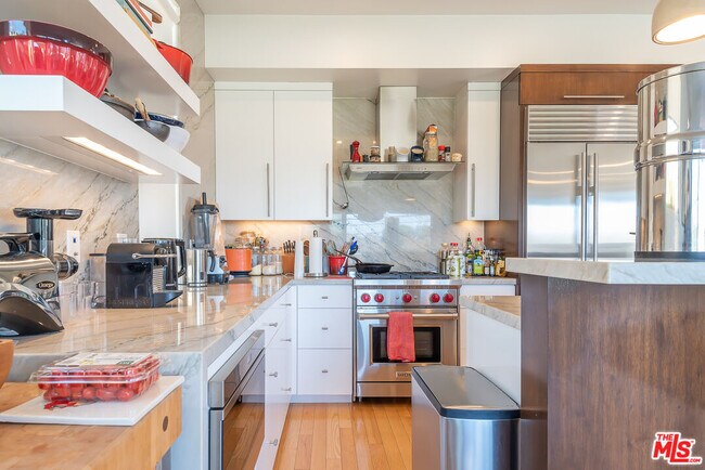 Building Photo - 581 Agate St