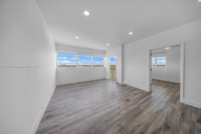 Building Photo - 13155 Ixora Ct