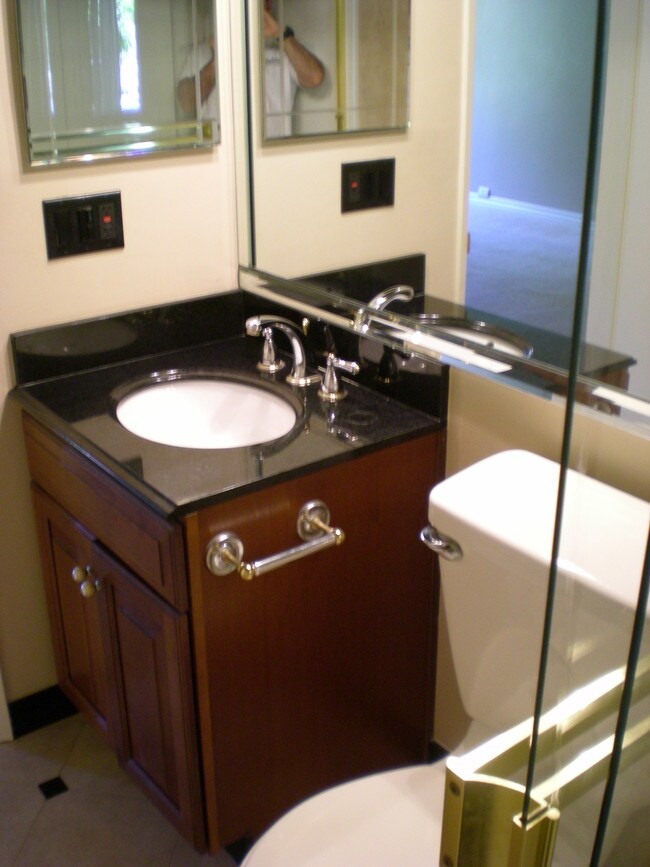 Bathroom 1 - 1775 Diamond St