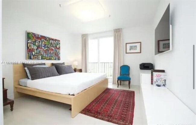 Building Photo - 2701 SW 3rd Ave