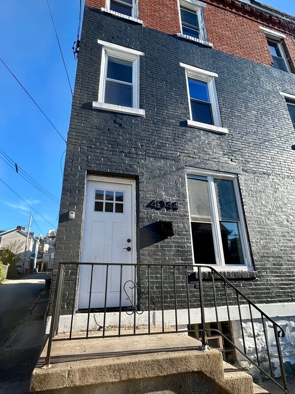 Building Photo - 4044 Geneva St