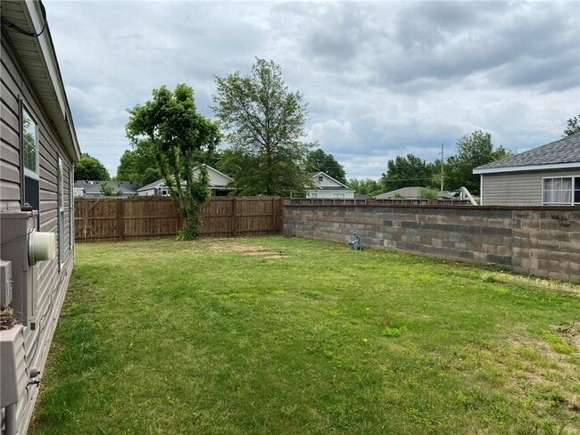 Building Photo - 2911 Beech Ave