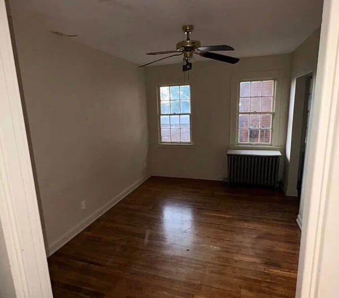 Building Photo - 628 Avenue F