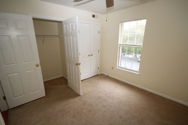 Building Photo - 1002 Jessicas Ct