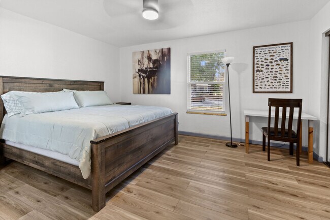 Building Photo - 2725 NW 44th Pl