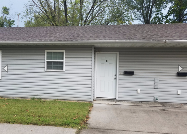 Building Photo - 304 S. Elm Duplex