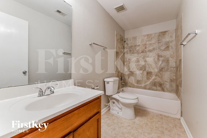 Building Photo - 21610 Rain Leaf Ct