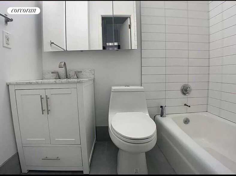 Building Photo - 455 W 46th St