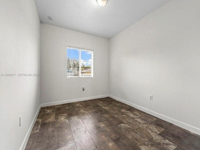 Building Photo - 1514 NW 5th Ave