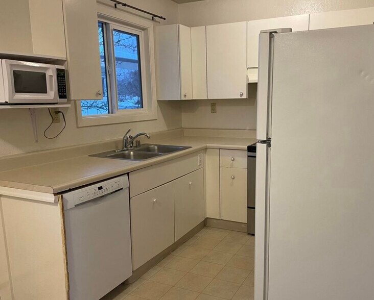 Building Photo - 2804 W 30th Ave