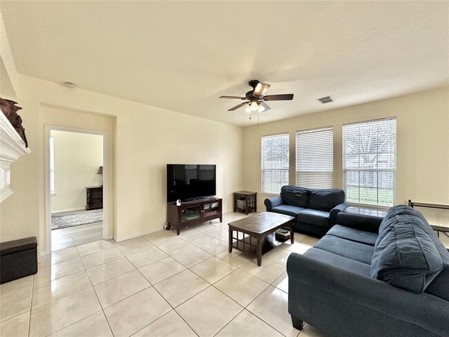 Building Photo - 2214 Bristol Bend Ln