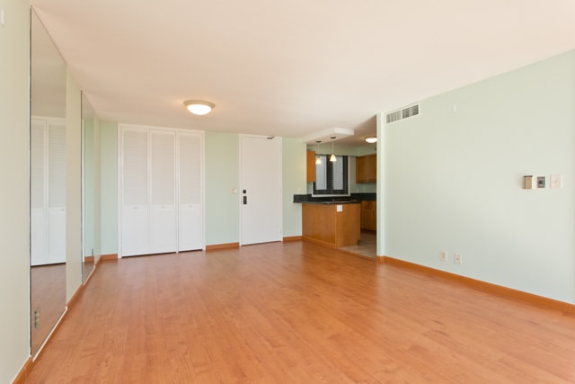 Building Photo - Executive 1/1 YACHT HARBOR TOWER