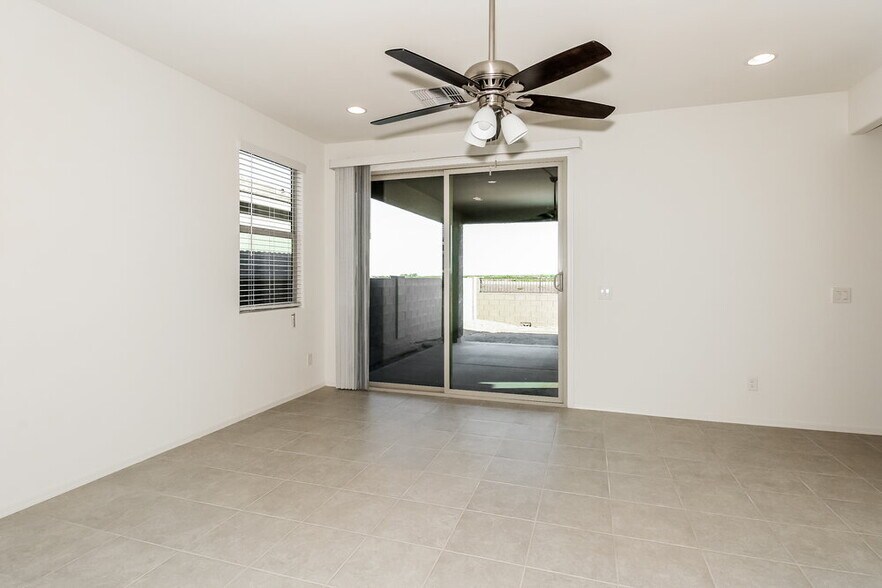Building Photo - 10712 W Embrey Dr