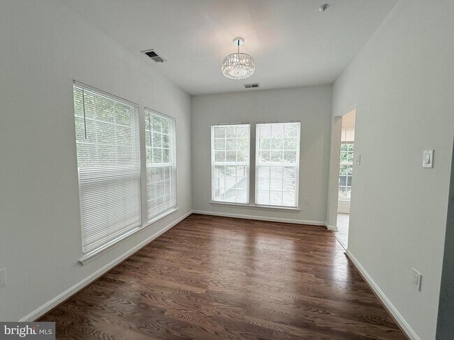 Building Photo - 4138 Fountainside Ln