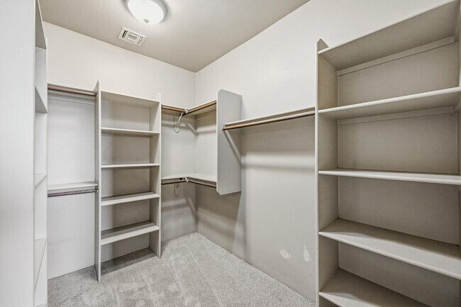 Building Photo - 3510 W Bohl St