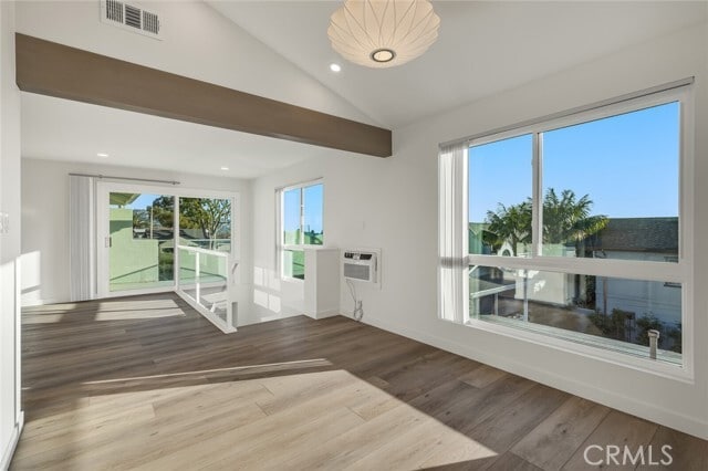 Building Photo - 372 Locust St