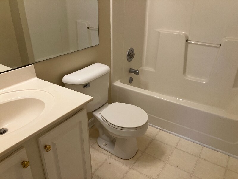 Building Photo - 701 Glenarthur Dr