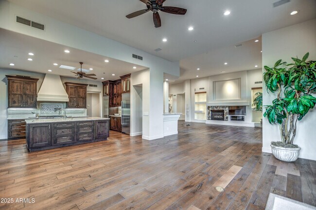 Building Photo - 9671 E Monument Dr