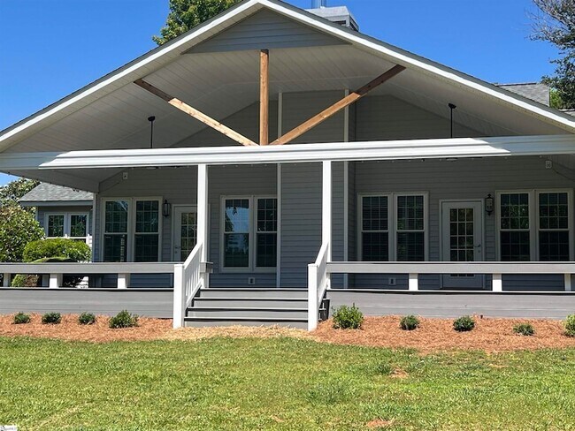 Building Photo - 103 Angler Dr