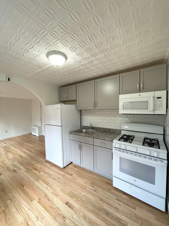 Building Photo - 108 Brookside Ave