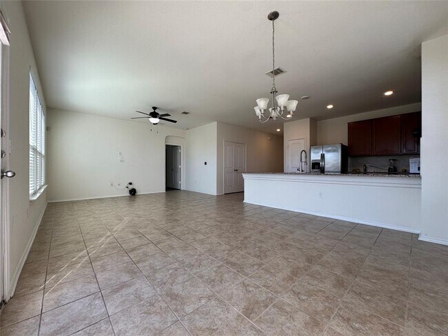 Building Photo - 7607 Lazy Creek Dr