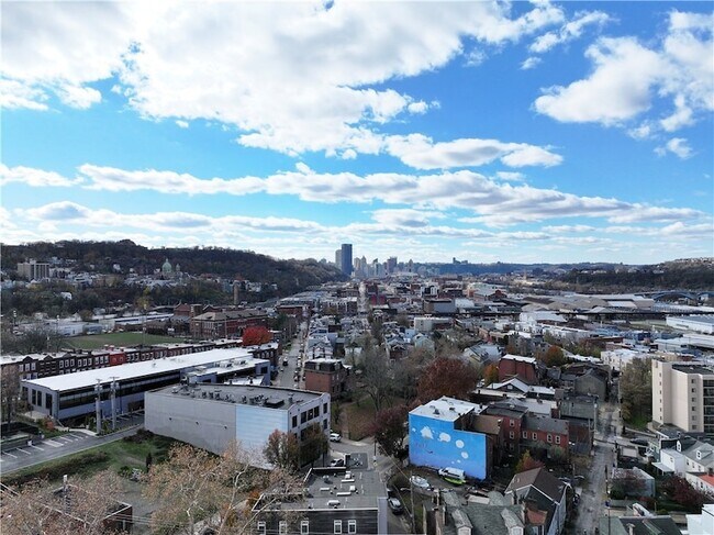 Building Photo - 274 38th St