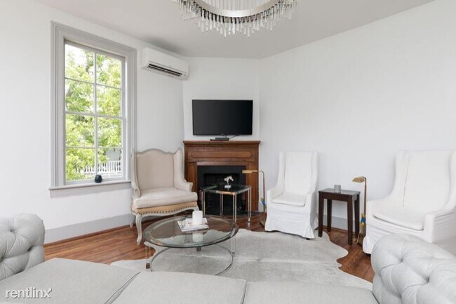 Building Photo - 1 br, 1 bath Condo - 20 Limehouse B Unit B