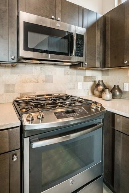 Building Photo - 2803 Crest Ave