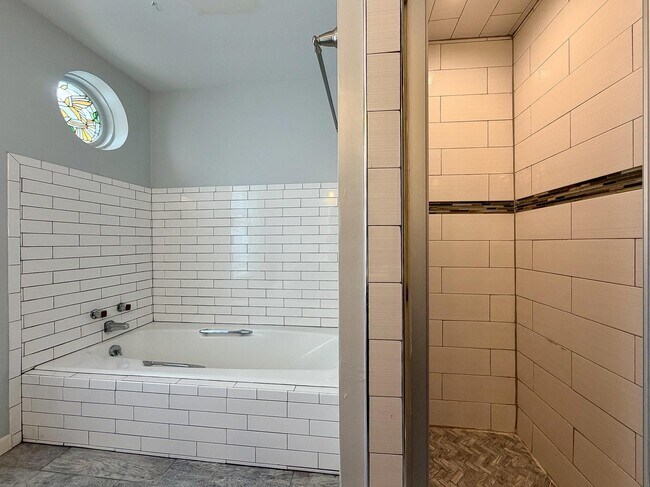 Building Photo - 418 Hudson St