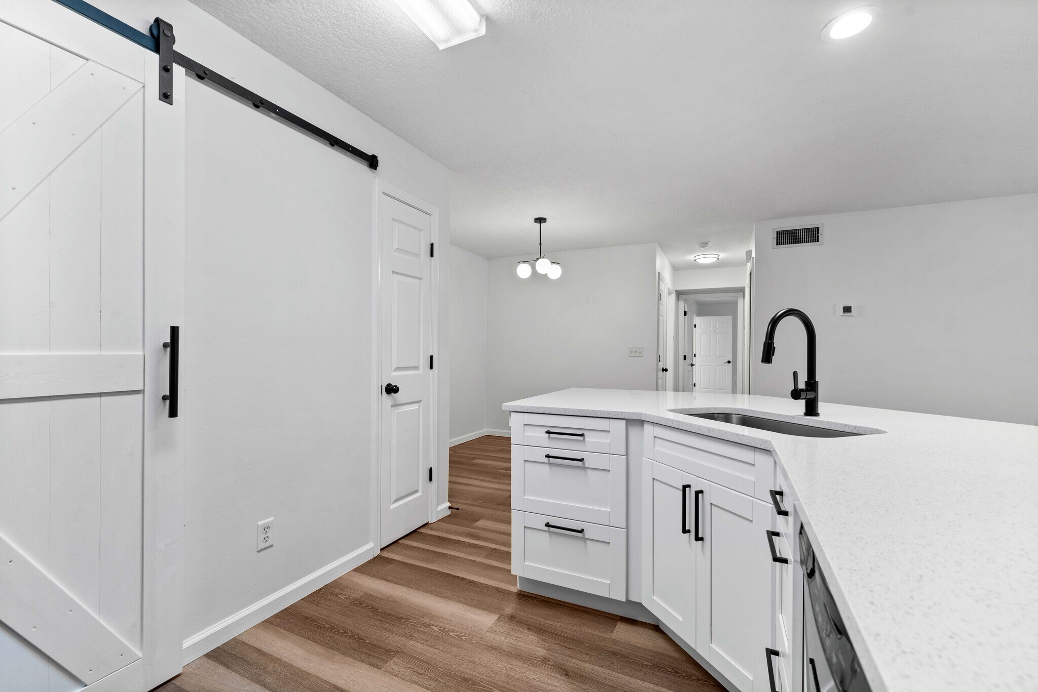 Building Photo - 13715 Richmond Park Dr N