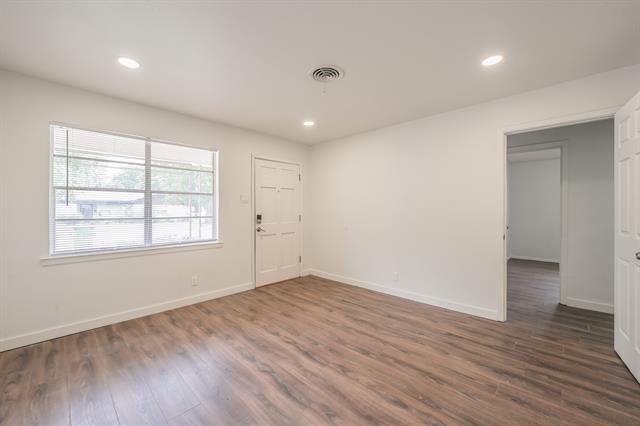 Building Photo - 2021 Glen Haven Dr